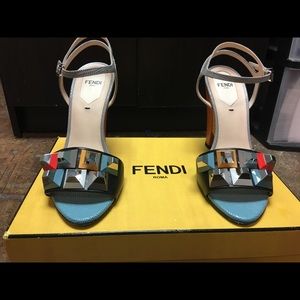 🚫FINAL PRICE DROP🚫 NWT FENDI color block heels!!